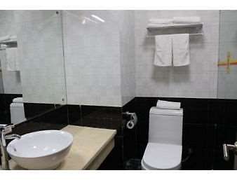 Super 8 By Wyndham Linyi Bus Terminal Hotel Kamer foto